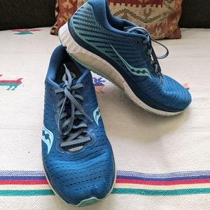 Saucony blue Formfit sneakers - Size 9